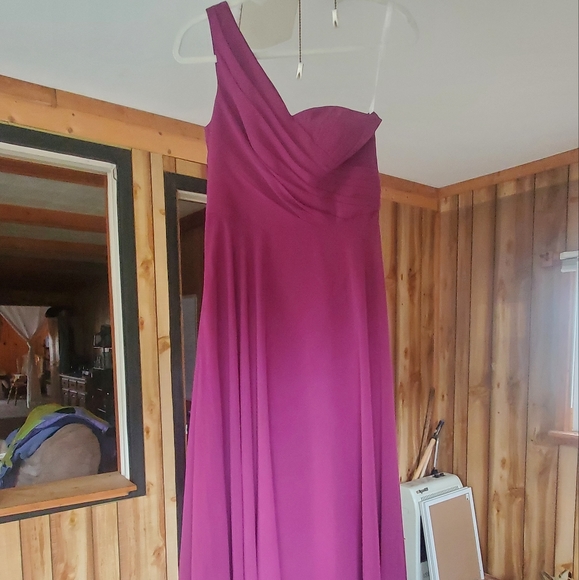 Davids Bridal Sangria Bridesmaids Dress - Picture 11 of 12